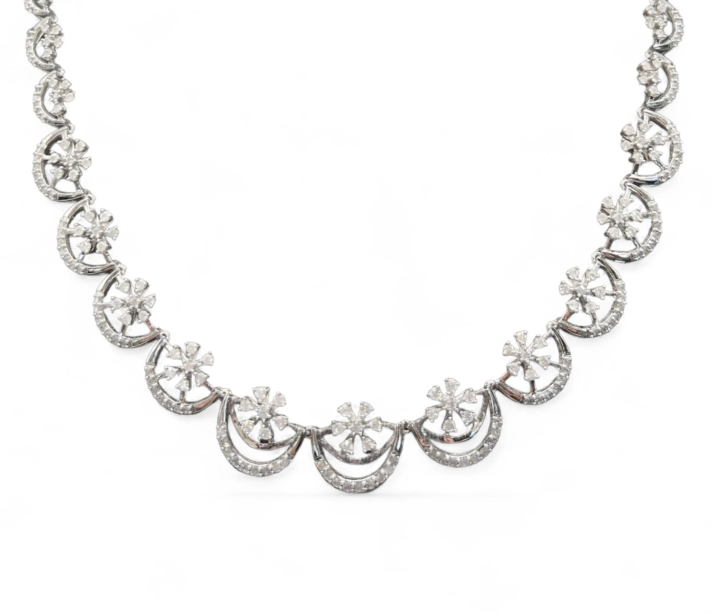 ADORE DIAMOND NECKLACE