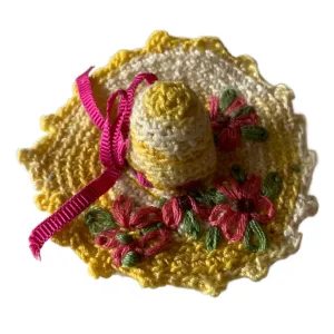 Crocheted Garden Hat Brooch circa 1940s