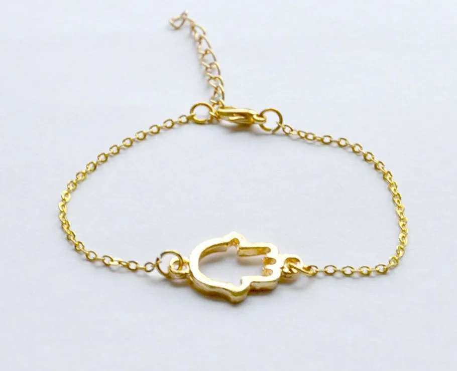 Gold chain bracelet with a gold plated Hamsa charm, evil eye protection, gift for her