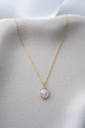 OVAL MOTHER OF PEARL BEZEL SET NECKLACE