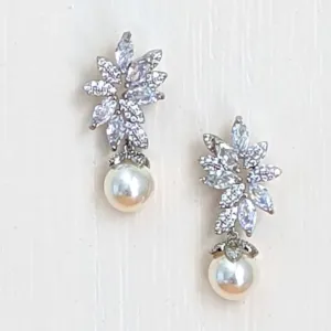 Pearl Drop Earrings, Meysa