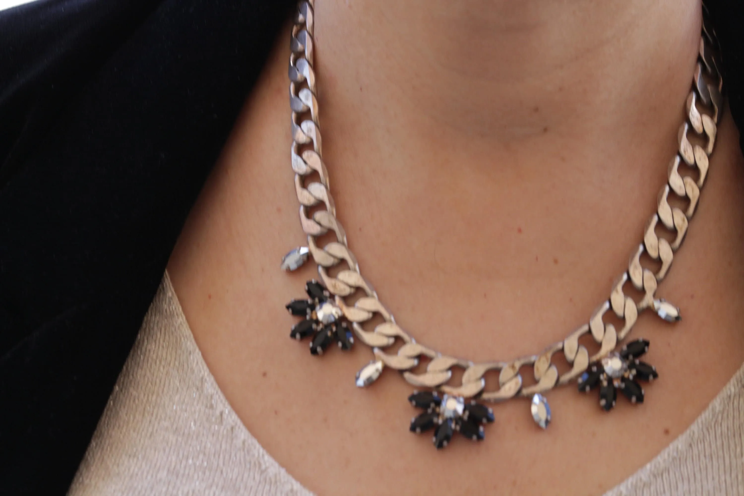 SILVER STATEMENT NECKLACE