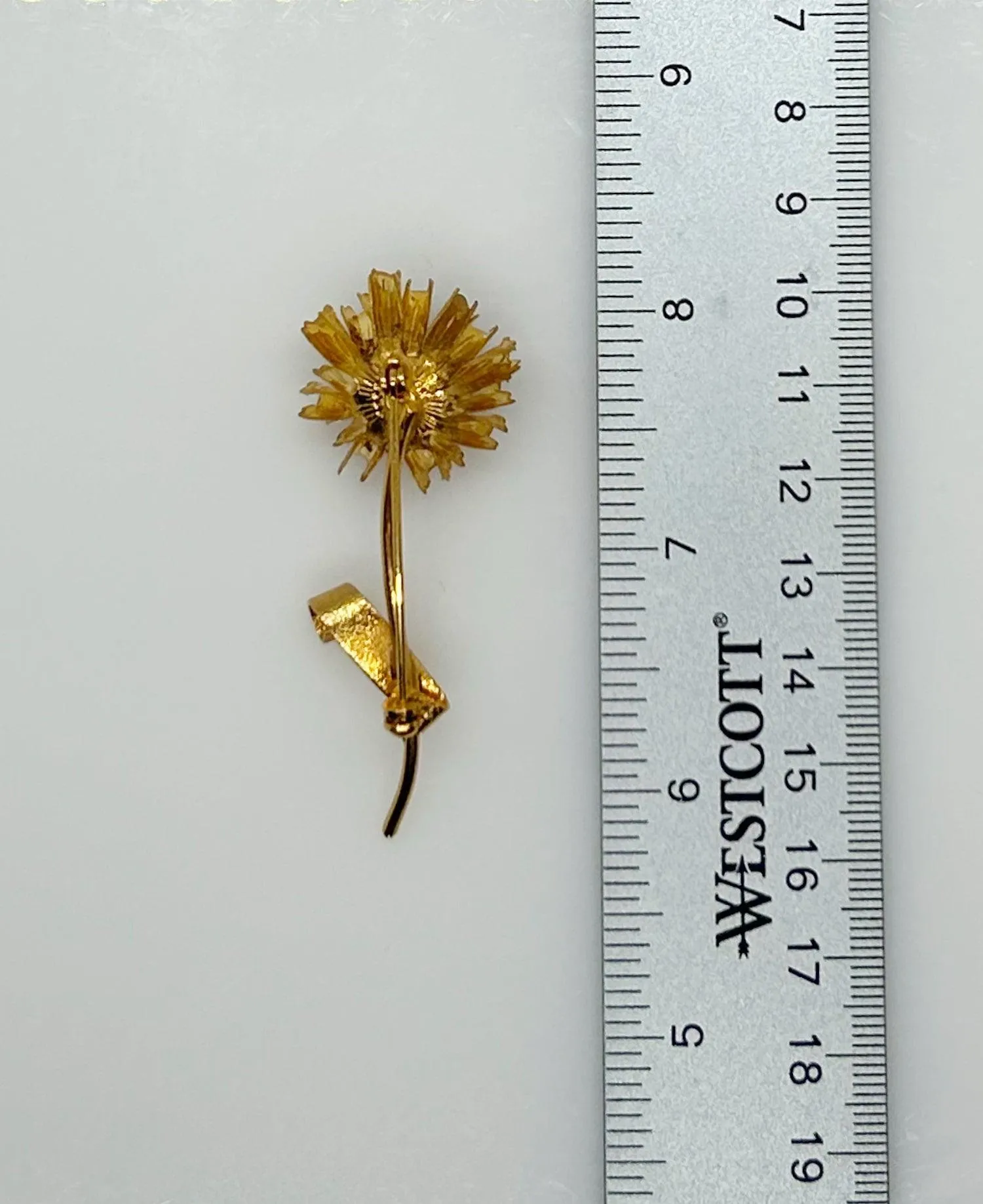 Striking Golden Vintage Flower Brooch