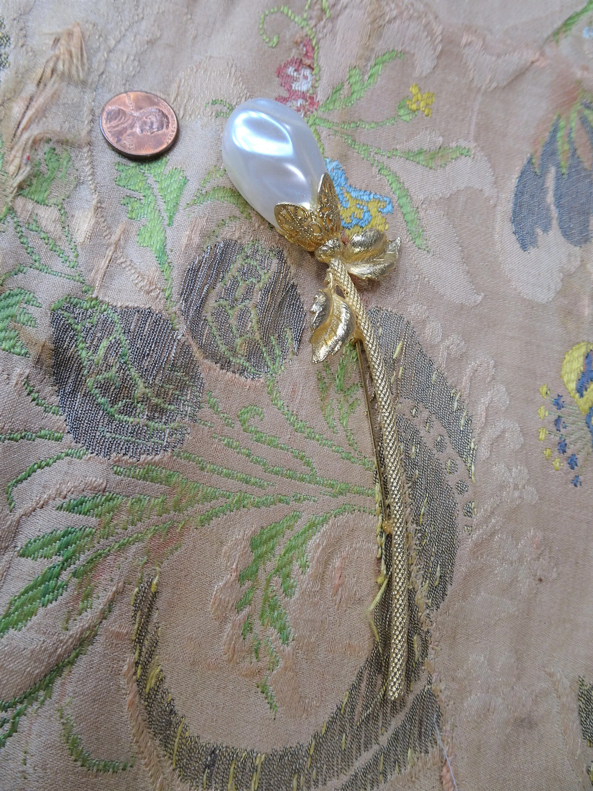 UNIQUE Long Brooch, Mother of Pearl ROSE ,Gold Tone Quality Pin For Hat,Scarf, Blouse,Dress, Coat or Jacket Pin Collectible Vintage Jewelry