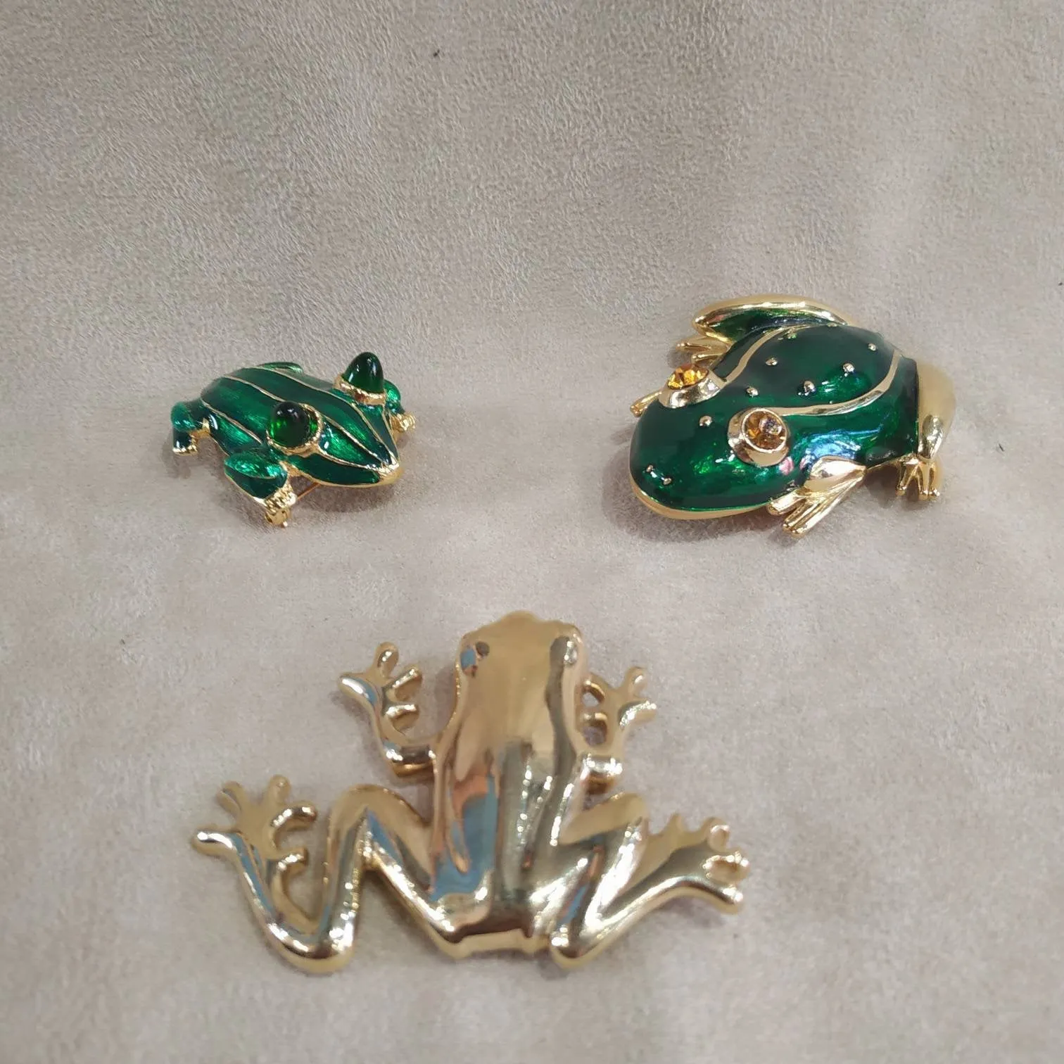 Vintage Frog brooch by Sphinx