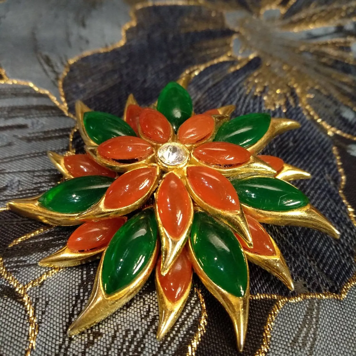 Vintage Sphinx Flower Brooch Green/Red glass flower Carnelian Red Agate