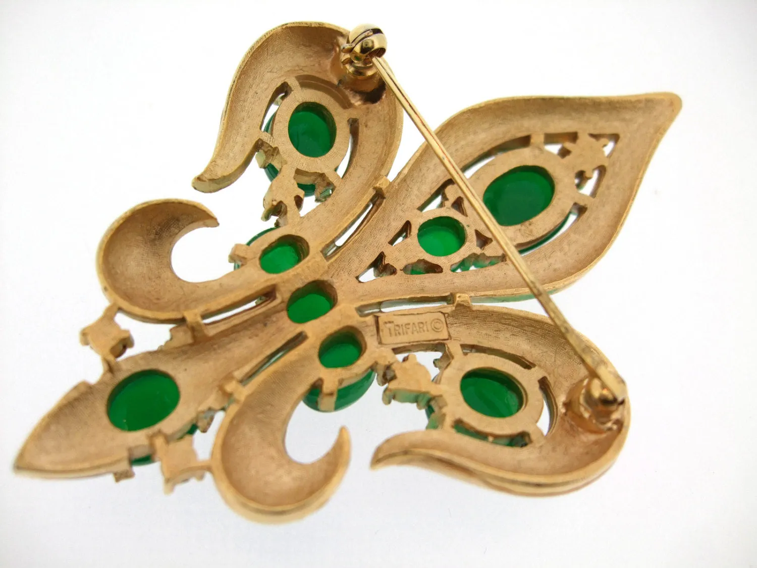 Vintage Trifari Brooch Fleur De Lis L’Orient Collection 1968 Jade Glass